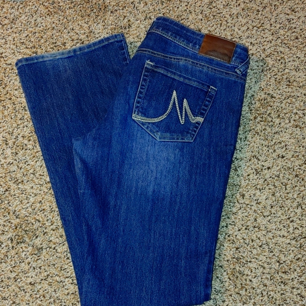 Maurices jeans